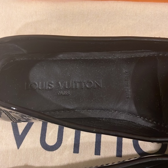Beautiful Louis Vuitton Loafers. - Picture 6 of 7